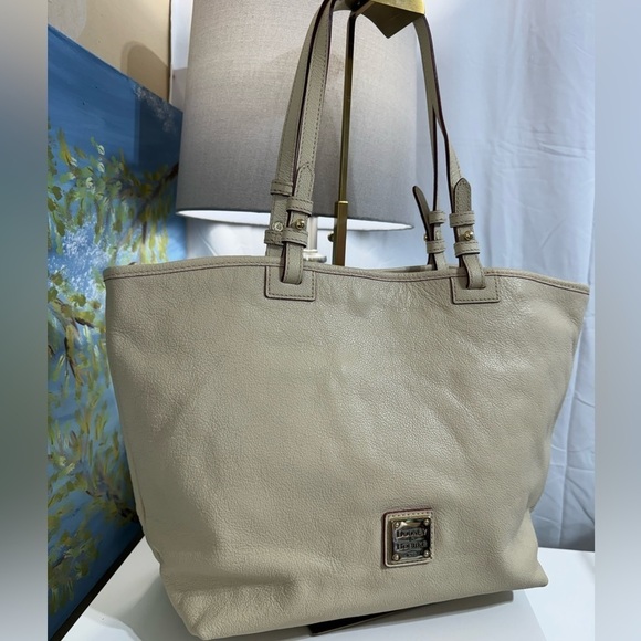 Dooney and Bourke Pebble Leather Tote Shoulder Bag Ivory NWOT - Picture 2 of 9
